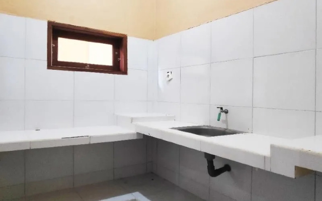 OYO 91112 Tara Kost