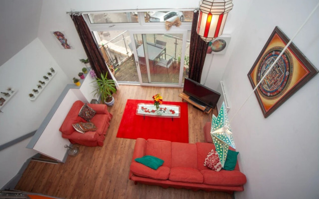 Special 3 Bedroom Townhouse With Parking in Bristol