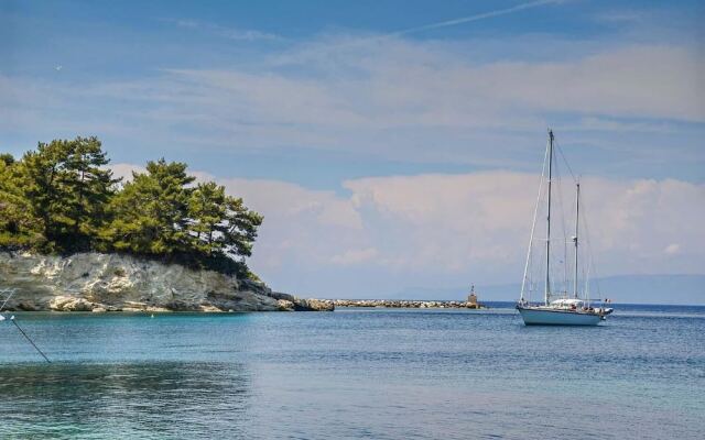 Paxos Couple House By Konnect