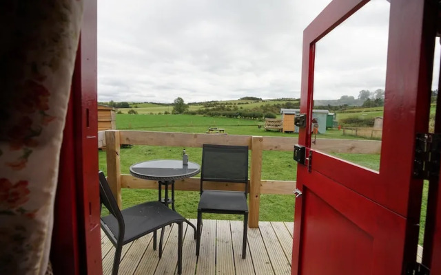 Islay @ Westcote Glamping-Campsite