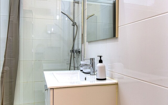 Chic Minimalist Studio - 2 Mins Walk From Palais!