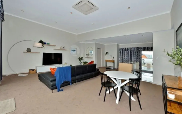 Mandurah Private Collection