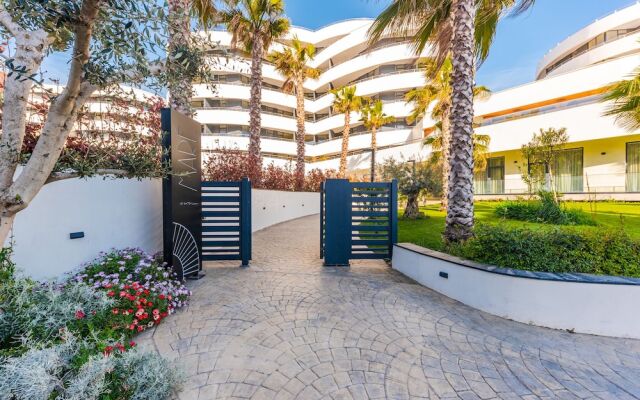 White Hill Suite by PS