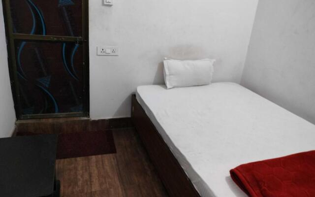 OYO 90712 Hotel Rajkiran Palace Deoria