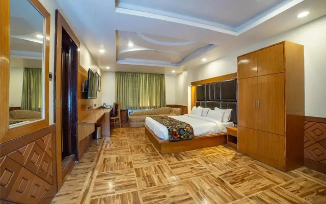 Opera Inn by OYO Rooms
