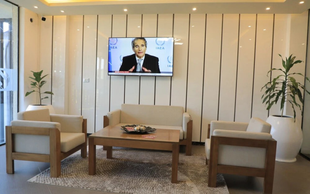 Eyana Hotel