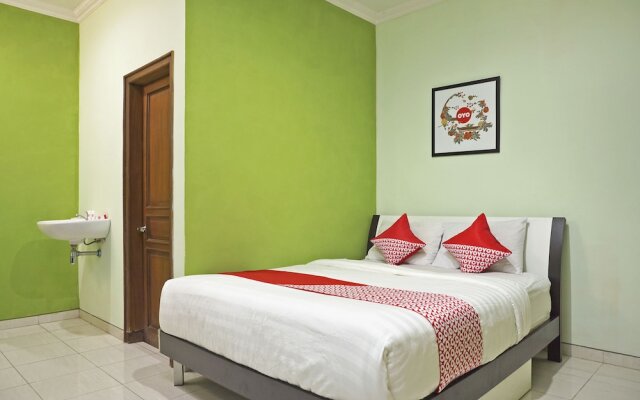 OYO 833 Hotel Army Look Syariah