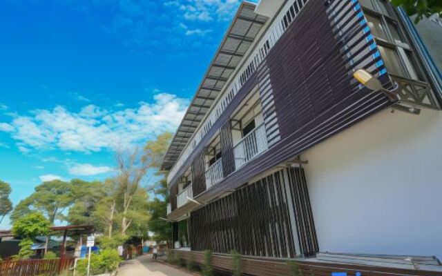 Aplus Deluxe Hotel