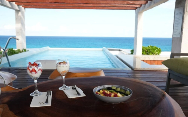 Deep Blue Luxury Apartments