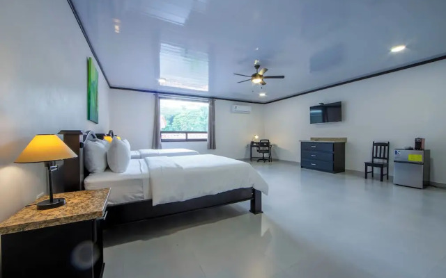 Serenity Hotel & Villas