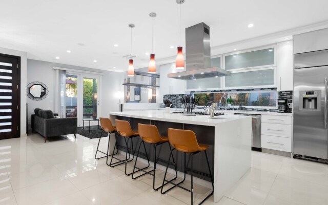 Walefield by Avantstay Mid-wilshire Home + Pool