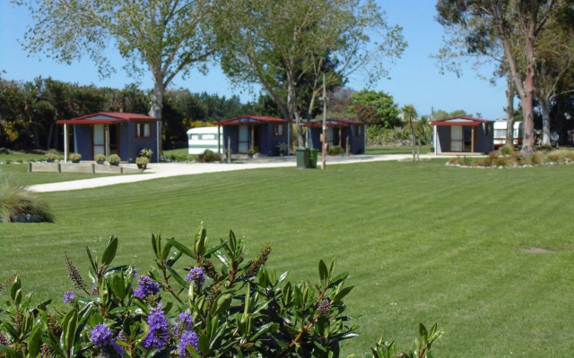 Glenavys Waitaki River Motor Camp - Caravan Park