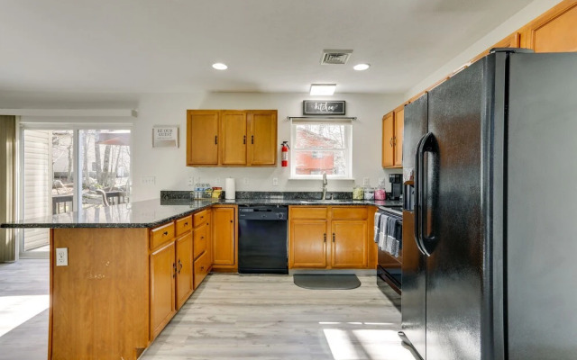 Pet-friendly Pocono Vacation Rental w/ Lake Access