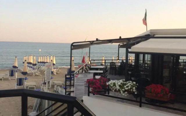 Prestigioso Attico 20 mt dal mare