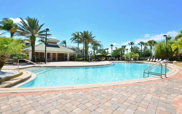 Penthouse Gem 3 Bedroom Condo by Redawning