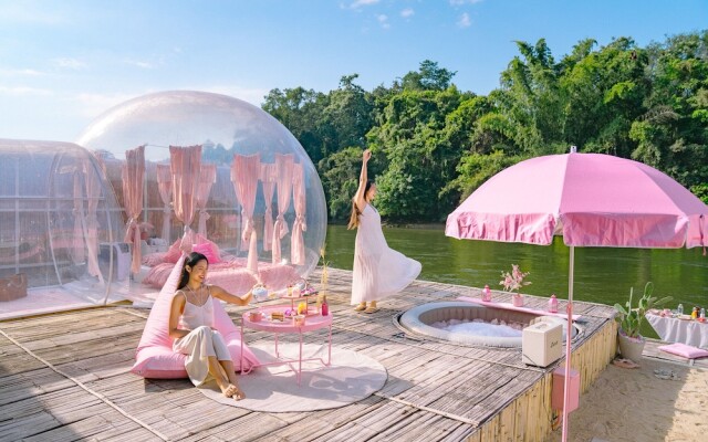 The Three Bubble Houses