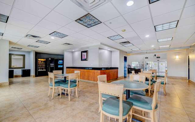 Motel 6 Mesquite, TX - Balch Springs