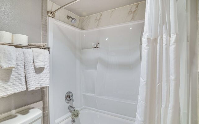 Charming Brian Head Condo Rental w/ Ski Shuttle!