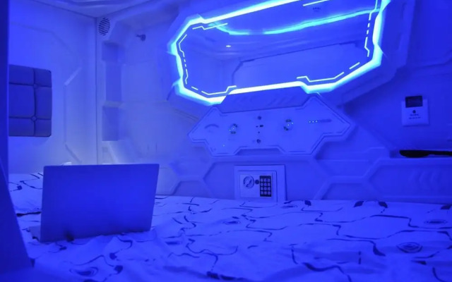 Cosmos capsule coworking hub London