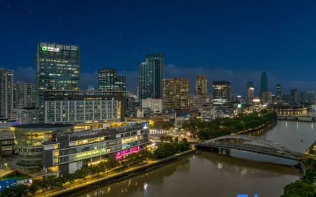 ReMAX Remai Electronics Competition Hotel (Ningbo Chenghuang Temple Tianyi Square)