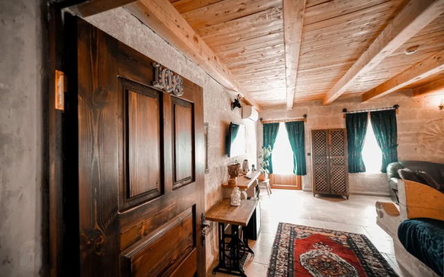 Zeus Cave Suites