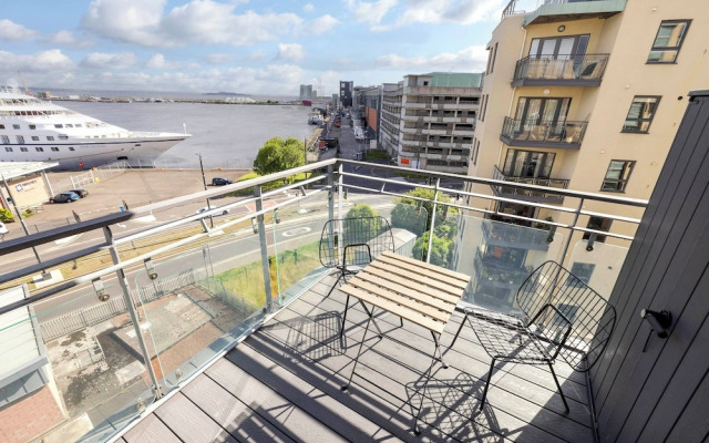 JOIVY Fabulous 2Br Apartment W/Terrace & Bay View
