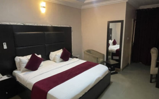 Grand Maridos Hotel