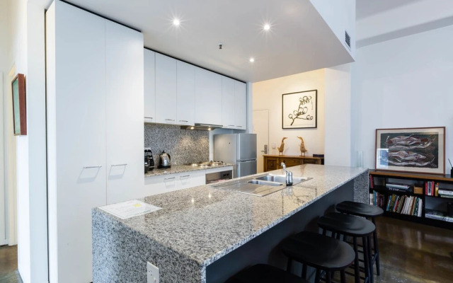 CYNTHIA, 2BDR Melbourne Apartment