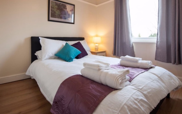 Holiday Home - Sleeps 7
