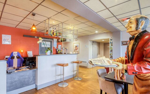 Brit Hotel Les Evens