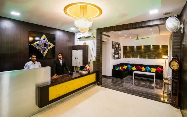 Hotel Crossroad by OYO Rooms