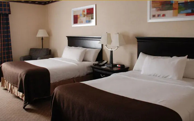 The Plaza Hotel & Suites Winona