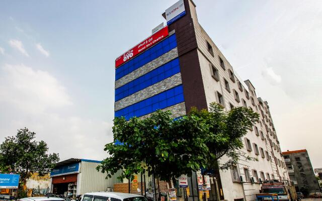 OYO 30396 Hotel Shri Chaitra