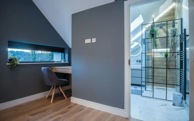 Ty Cyfoes - Luxurious 4 Bedroom - St. Florence