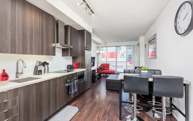 Applewood Suites - CN Tower & Convention