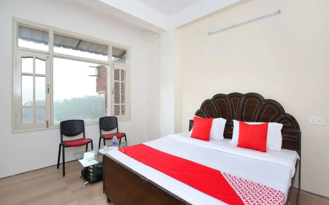 OYO 13433 Home Kasauli View 2BHK Dharampur