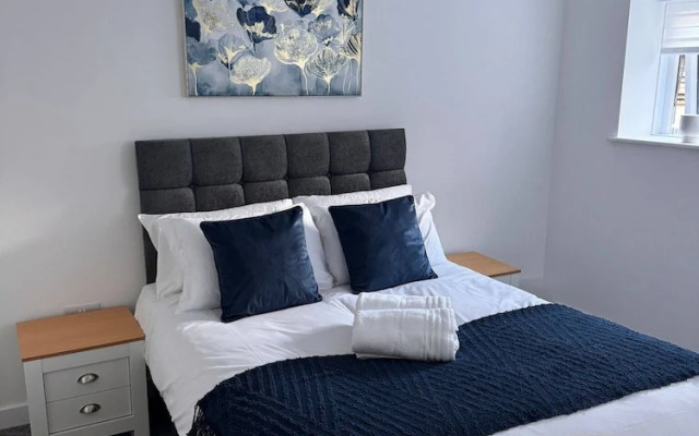 Hull Hideaway - Modern Apartment for 4