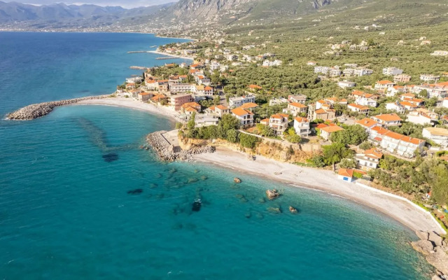 Villavia Residence - Ostria Pool Access Residence
