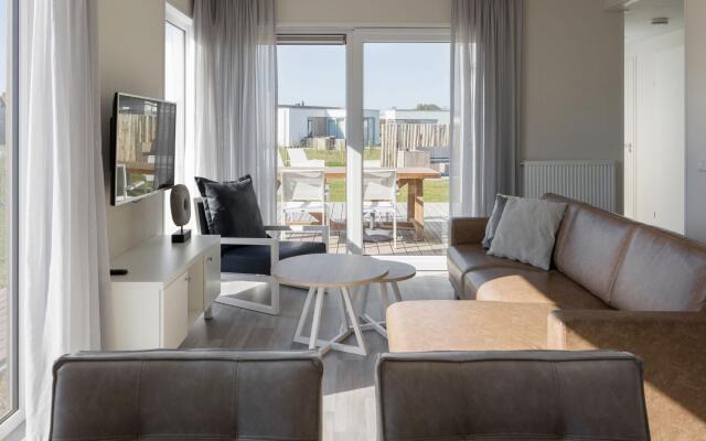 Modern Lodge With 2 Bathrooms, The Beach At 500 M