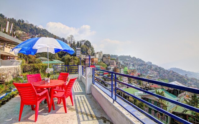 OYO 12862 Hotel Lamaz Residency