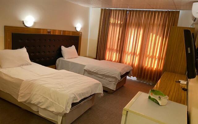 Jotyar Hotel