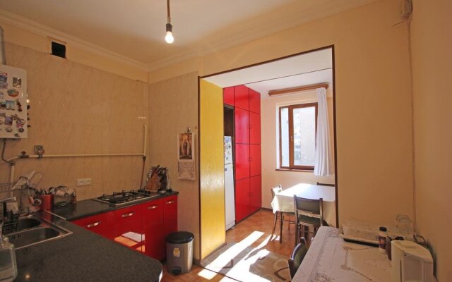 Center Hostel and Tours