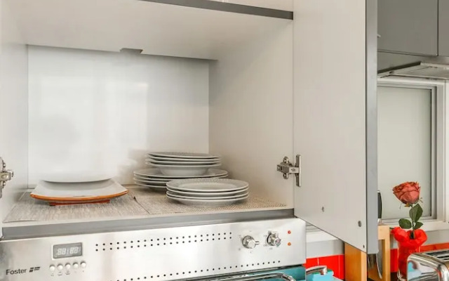 A Comfy Spot Adjacent to Sky Tower 12C