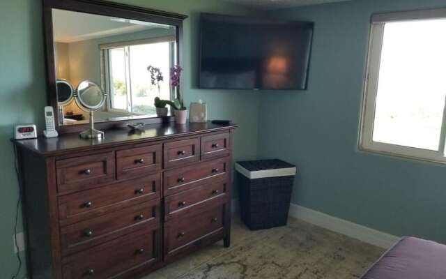 Summerhouse 101 3 Bedroom Condo by RedAwning