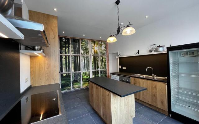 Ardennes farmhouse with heated indoor pool and bubble bath