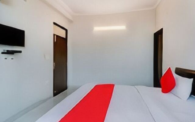 OYO Flagship 75768 Hotel Amaira