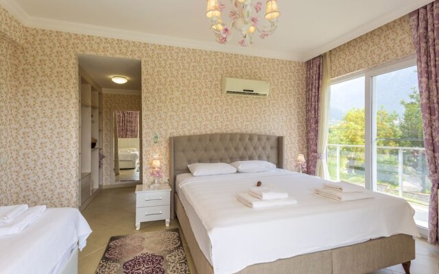 Four Seasons Villa 5
