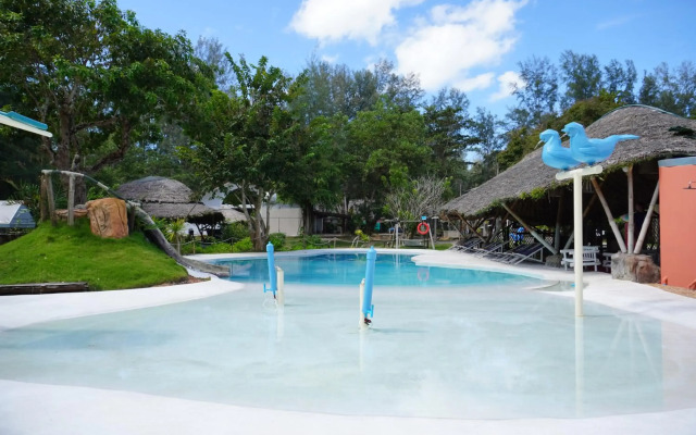 Dugong Village-Green Hotel