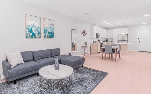 Lavish Retreat City Views DC