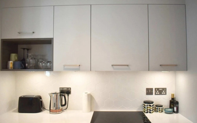 Central 2 Bedroom Modern Apartment